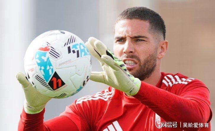 星空体育app-足坛疯狂夜:0-1绝杀!0-0闷平!卢卡屡献神扑